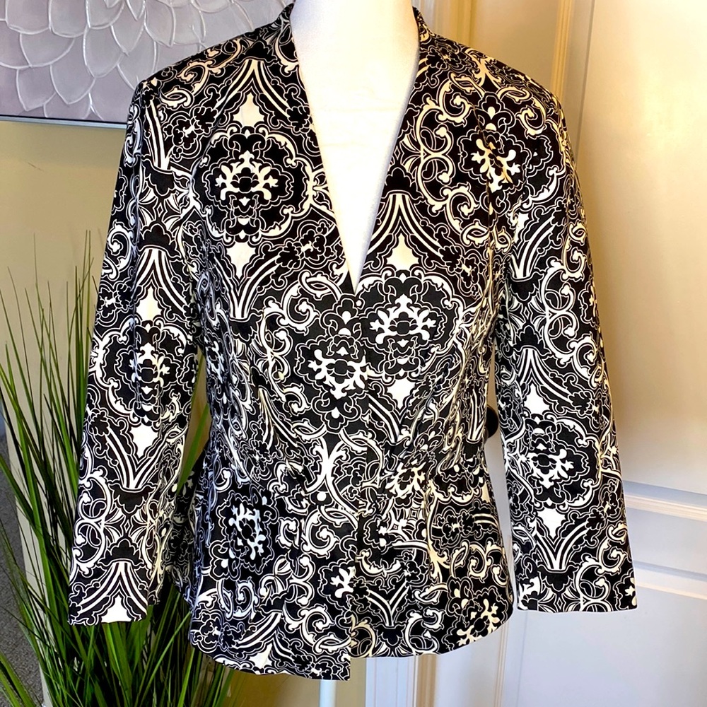 7th Avenue NY&C Black and White Paisley Blazer